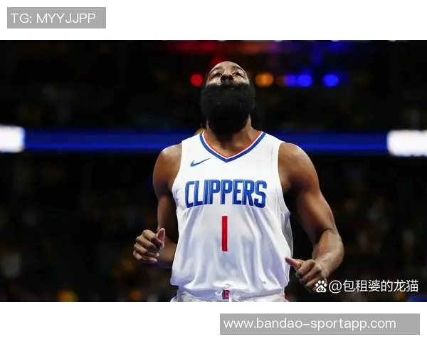 哈登赛季初表现抢眼场均217分103助攻展现领袖风范